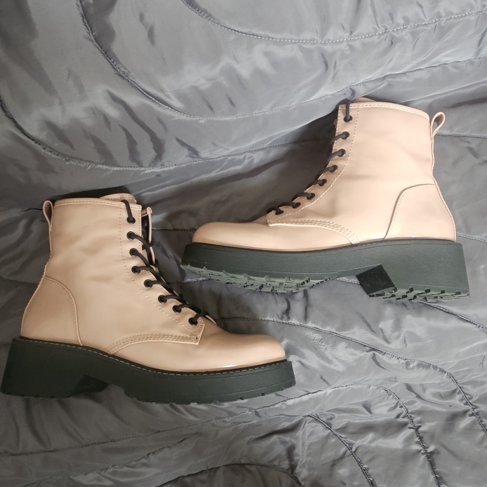 MADDEN GIRL Rose/Pink Carra Booties 8.5M PU Lace-up & Zip